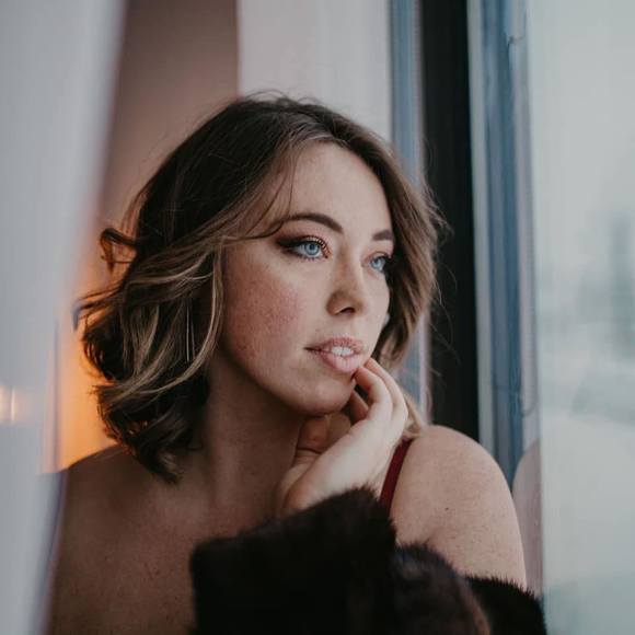 Meet your Posher, Olivia - Picture 1 of 1